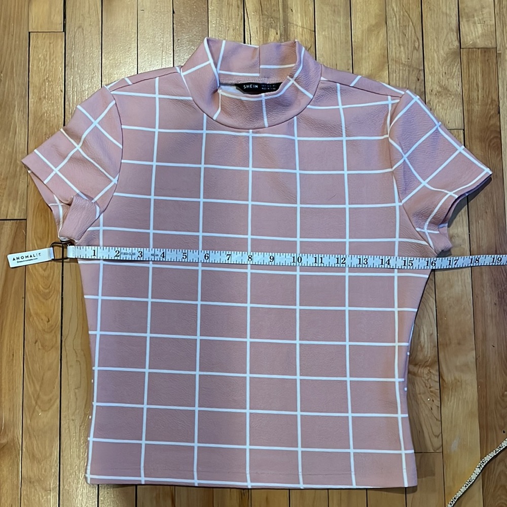 SHEIN Top - Picture 7 of 9